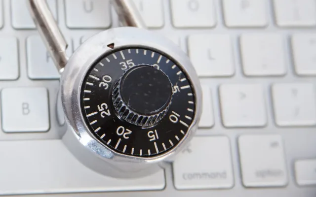 Securitate cibernetică pentru firme mici: ghid esențial