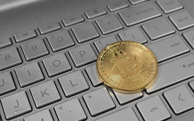 Taxe crypto în România 2026: Impozitul de 16% explicat și ghidul investitorului