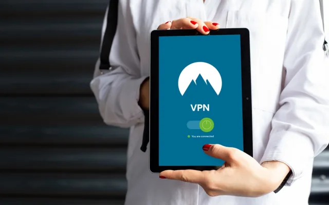 VPN gratuit vs VPN plătit în 2026: Merită să investești într-un abonament lunar?